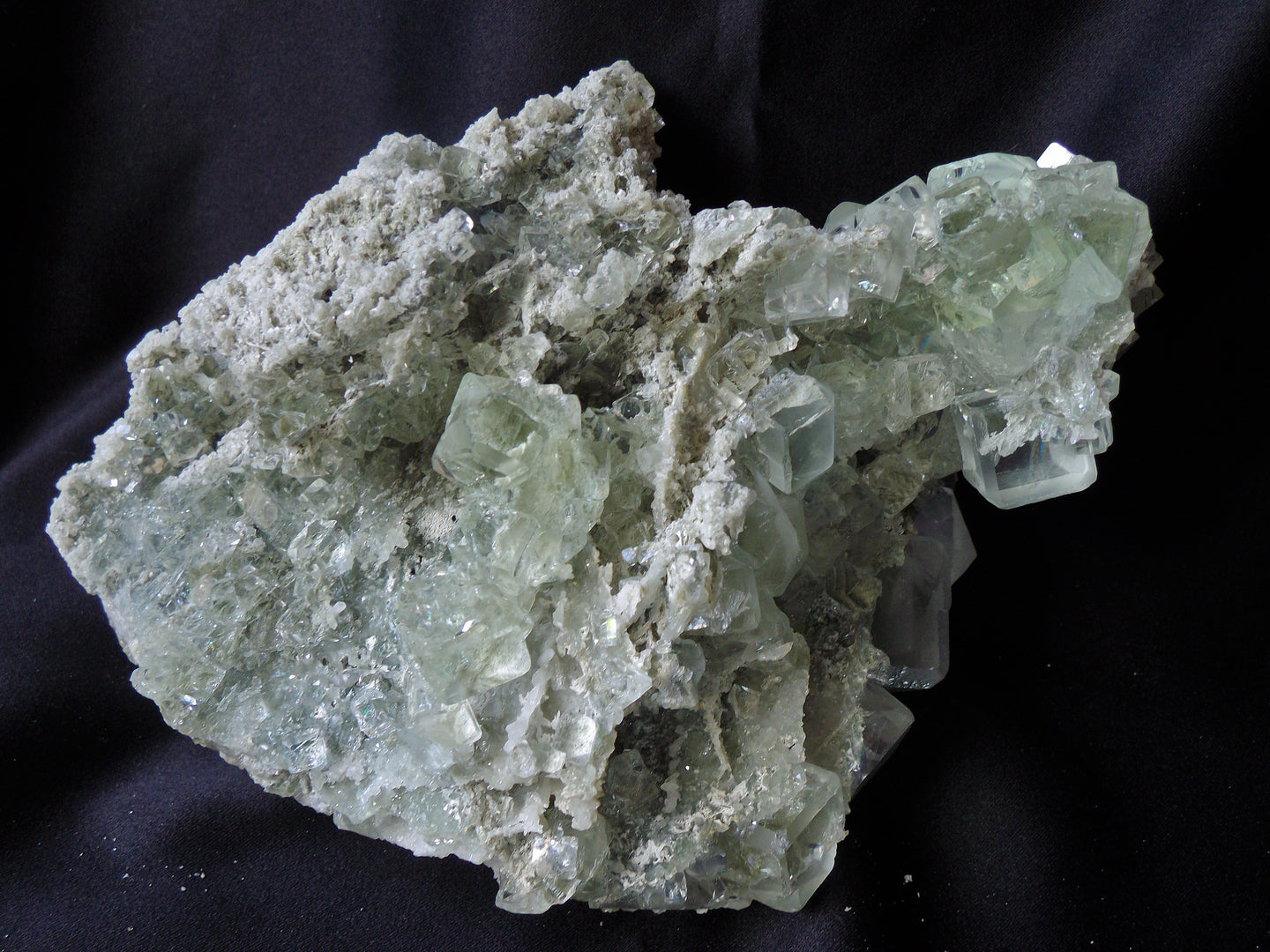 Perfect Glassy Gemmy Green Fluorite Cube Ladder Crystals Mineral Specimen FLR10182