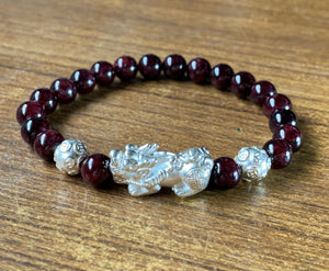 Red Garnet Crystal and Silver Pixiu Beads Stone Gemstone Bracelet Men and Women Gift Jewelry