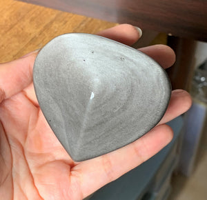 Mexico Silver Obsidian Polished Heart Shape Crystal Tumble Stone Palm Stone Decor - SOB10144